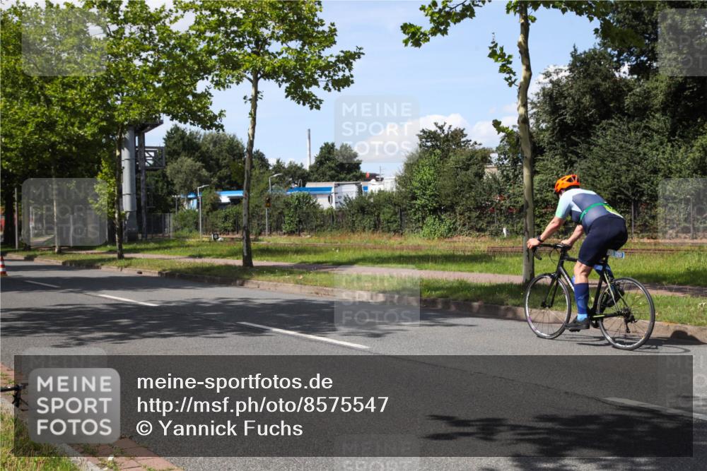 10.08.2025 - GEWOBA Citytriathlon Bremen Yannick Fuchs http://msf.ph/oto/8575547 10.08.2025 14:26:30 Radfahren 278, 358, 360, 404, 453, 532 meine-sportfotos.de