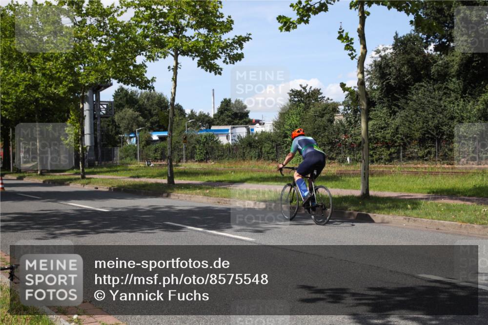 10.08.2025 - GEWOBA Citytriathlon Bremen Yannick Fuchs http://msf.ph/oto/8575548 10.08.2025 14:26:30 Radfahren 278, 358, 360, 404, 453, 532 meine-sportfotos.de