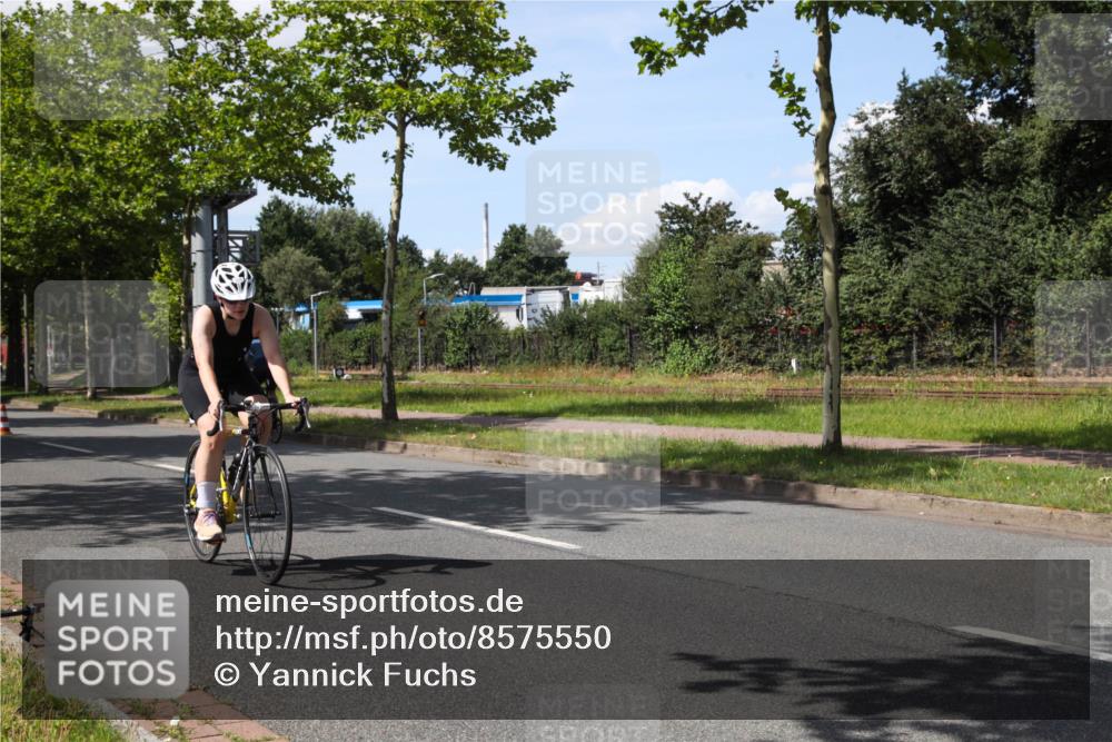 10.08.2025 - GEWOBA Citytriathlon Bremen Yannick Fuchs http://msf.ph/oto/8575550 10.08.2025 14:26:32 Radfahren 358, 360, 404, 453, 532 meine-sportfotos.de