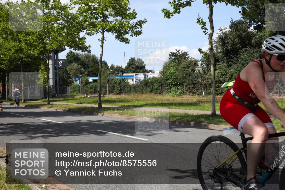 10.08.2025 - GEWOBA Citytriathlon Bremen Yannick Fuchs http://msf.ph/oto/8575556 10.08.2025 14:26:33 Radfahren 358, 360, 404, 408, 445, 453, 532 meine-sportfotos.de