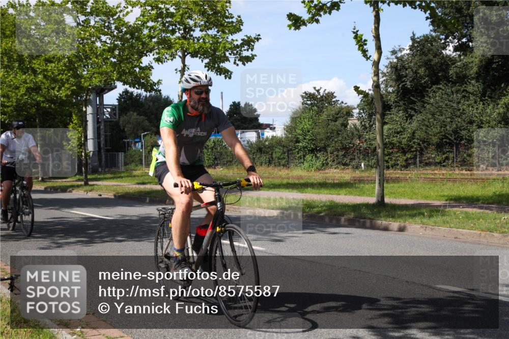 10.08.2025 - GEWOBA Citytriathlon Bremen Yannick Fuchs http://msf.ph/oto/8575587 10.08.2025 14:27:13 Radfahren 189, 196, 276, 286, 305, 318, 441, 457 meine-sportfotos.de