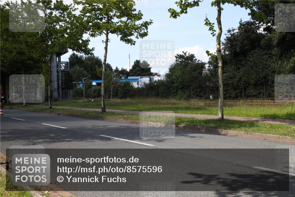 10.08.2025 - GEWOBA Citytriathlon Bremen Yannick Fuchs http://msf.ph/oto/8575596 10.08.2025 14:27:27 Radfahren 120, 156, 286, 320, 441 meine-sportfotos.de