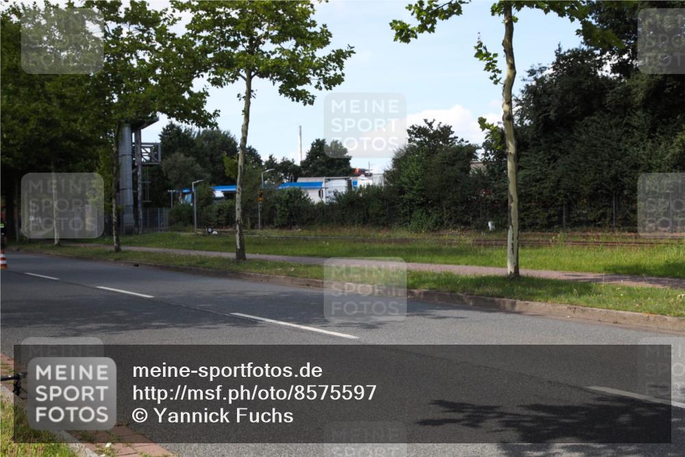 10.08.2025 - GEWOBA Citytriathlon Bremen Yannick Fuchs http://msf.ph/oto/8575597 10.08.2025 14:27:27 Radfahren 120, 156, 286, 320, 441 meine-sportfotos.de