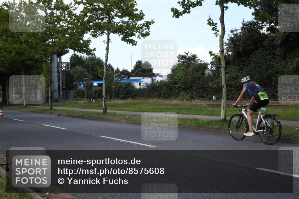 10.08.2025 - GEWOBA Citytriathlon Bremen Yannick Fuchs http://msf.ph/oto/8575608 10.08.2025 14:27:30 Radfahren 120, 156, 286, 320, 363, 441 meine-sportfotos.de