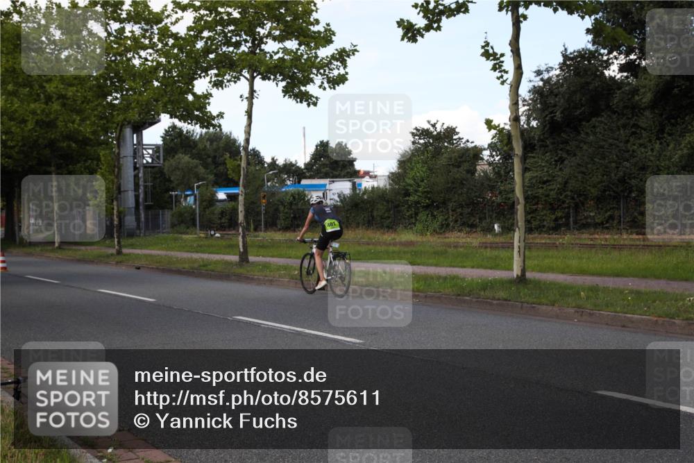 10.08.2025 - GEWOBA Citytriathlon Bremen Yannick Fuchs http://msf.ph/oto/8575611 10.08.2025 14:27:31 Radfahren 120, 156, 286, 320, 363, 441 meine-sportfotos.de
