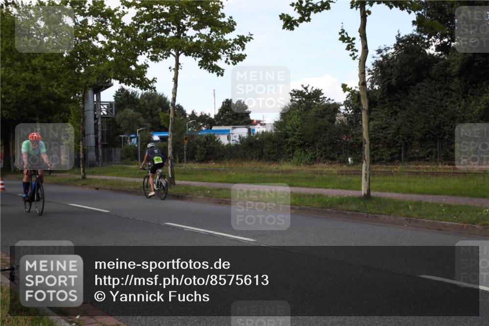 10.08.2025 - GEWOBA Citytriathlon Bremen Yannick Fuchs http://msf.ph/oto/8575613 10.08.2025 14:27:31 Radfahren 120, 156, 286, 320, 363, 441 meine-sportfotos.de
