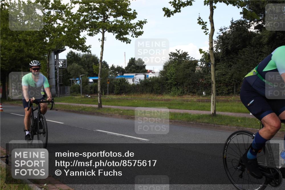 10.08.2025 - GEWOBA Citytriathlon Bremen Yannick Fuchs http://msf.ph/oto/8575617 10.08.2025 14:27:32 Radfahren 120, 156, 320, 363, 441 meine-sportfotos.de