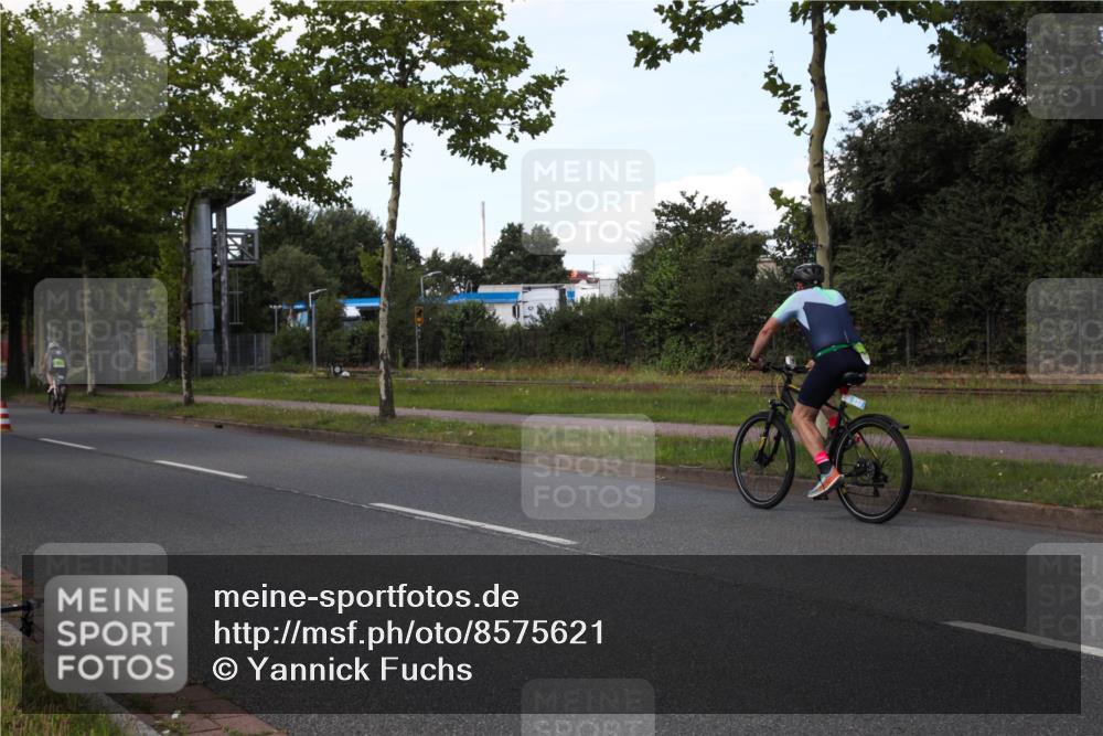 10.08.2025 - GEWOBA Citytriathlon Bremen Yannick Fuchs http://msf.ph/oto/8575621 10.08.2025 14:27:34 Radfahren 120, 156, 320, 363 meine-sportfotos.de
