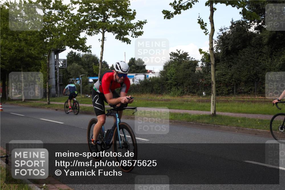 10.08.2025 - GEWOBA Citytriathlon Bremen Yannick Fuchs http://msf.ph/oto/8575625 10.08.2025 14:27:35 Radfahren 120, 156, 320, 363 meine-sportfotos.de