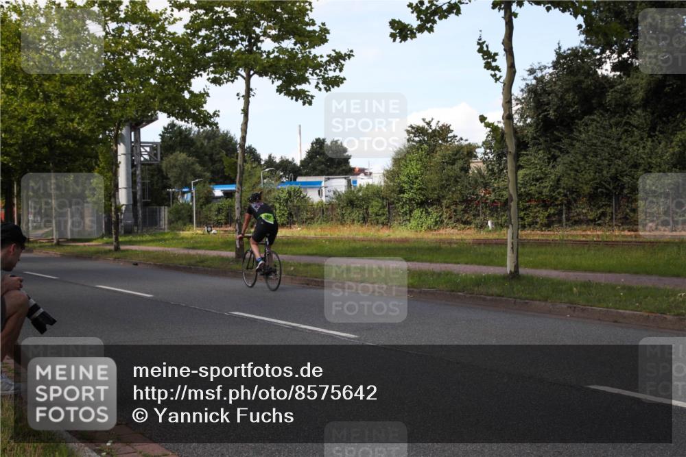 10.08.2025 - GEWOBA Citytriathlon Bremen Yannick Fuchs http://msf.ph/oto/8575642 10.08.2025 14:27:44 Radfahren 156, 159, 194, 293, 322, 363 meine-sportfotos.de