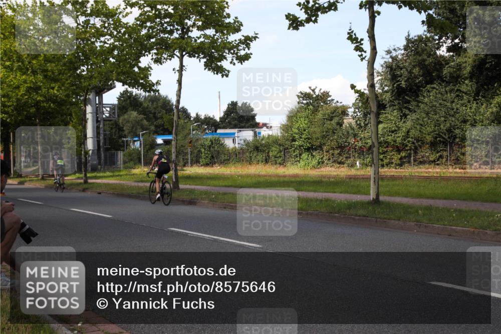 10.08.2025 - GEWOBA Citytriathlon Bremen Yannick Fuchs http://msf.ph/oto/8575646 10.08.2025 14:27:46 Radfahren 156, 159, 194, 293, 322, 363 meine-sportfotos.de