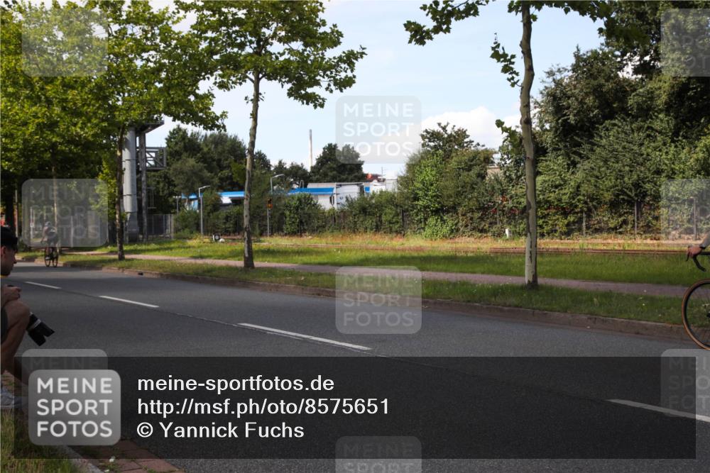 10.08.2025 - GEWOBA Citytriathlon Bremen Yannick Fuchs http://msf.ph/oto/8575651 10.08.2025 14:27:48 Radfahren 156, 159, 194, 293, 322, 363 meine-sportfotos.de