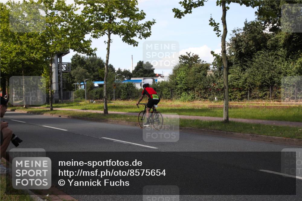 10.08.2025 - GEWOBA Citytriathlon Bremen Yannick Fuchs http://msf.ph/oto/8575654 10.08.2025 14:27:49 Radfahren 156, 159, 194, 293, 322, 363 meine-sportfotos.de