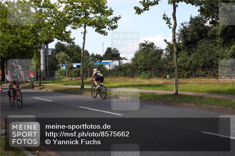 10.08.2025 - GEWOBA Citytriathlon Bremen Yannick Fuchs http://msf.ph/oto/8575662 10.08.2025 14:27:51 Radfahren 156, 159, 194, 293, 322, 363 meine-sportfotos.de