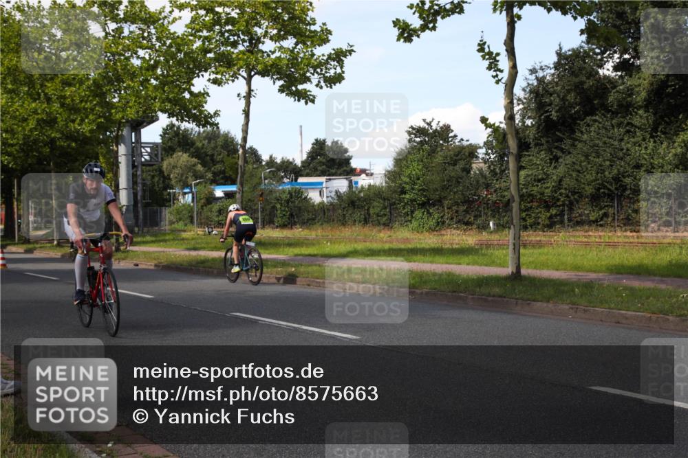 10.08.2025 - GEWOBA Citytriathlon Bremen Yannick Fuchs http://msf.ph/oto/8575663 10.08.2025 14:27:51 Radfahren 156, 159, 194, 293, 322, 363 meine-sportfotos.de