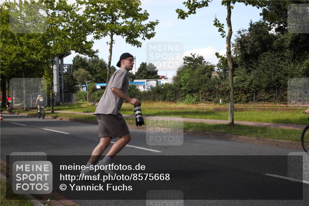 10.08.2025 - GEWOBA Citytriathlon Bremen Yannick Fuchs http://msf.ph/oto/8575668 10.08.2025 14:27:53 Radfahren 159, 194, 293, 322, 363 meine-sportfotos.de