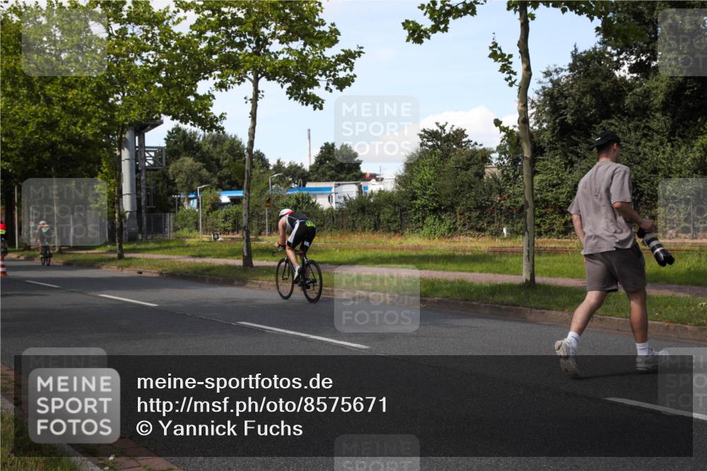10.08.2025 - GEWOBA Citytriathlon Bremen Yannick Fuchs http://msf.ph/oto/8575671 10.08.2025 14:27:54 Radfahren 159, 194, 293, 322 meine-sportfotos.de