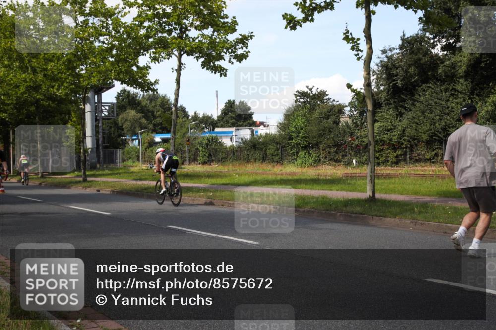 10.08.2025 - GEWOBA Citytriathlon Bremen Yannick Fuchs http://msf.ph/oto/8575672 10.08.2025 14:27:54 Radfahren 159, 194, 293, 322 meine-sportfotos.de