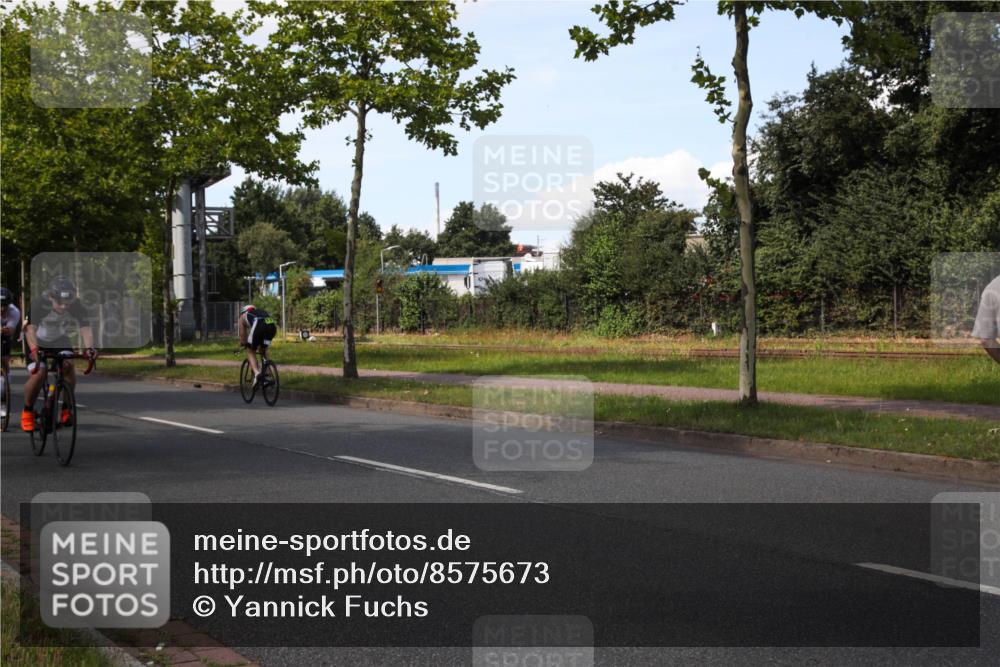 10.08.2025 - GEWOBA Citytriathlon Bremen Yannick Fuchs http://msf.ph/oto/8575673 10.08.2025 14:27:54 Radfahren 159, 194, 293, 322 meine-sportfotos.de