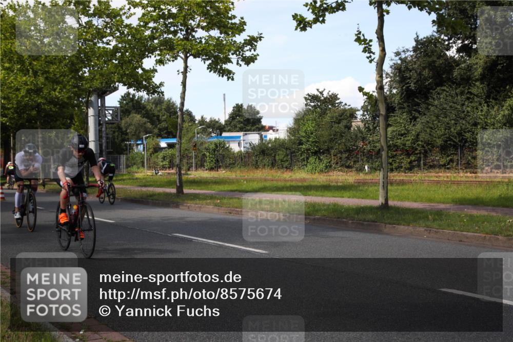 10.08.2025 - GEWOBA Citytriathlon Bremen Yannick Fuchs http://msf.ph/oto/8575674 10.08.2025 14:27:54 Radfahren 159, 194, 293, 322 meine-sportfotos.de