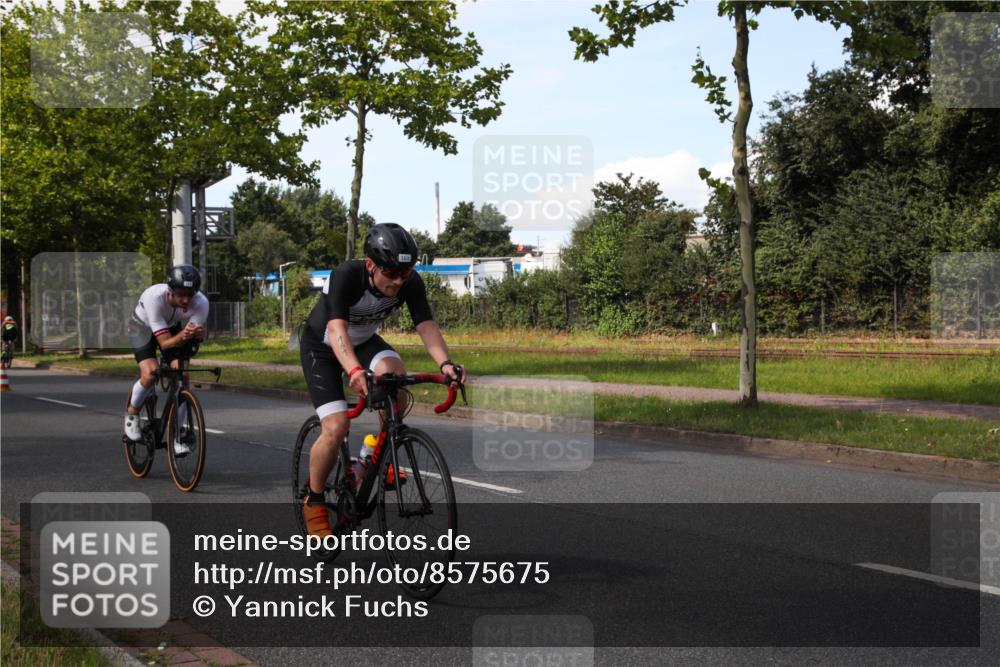 10.08.2025 - GEWOBA Citytriathlon Bremen Yannick Fuchs http://msf.ph/oto/8575675 10.08.2025 14:27:55 Radfahren 70, 159, 194, 293, 322 meine-sportfotos.de