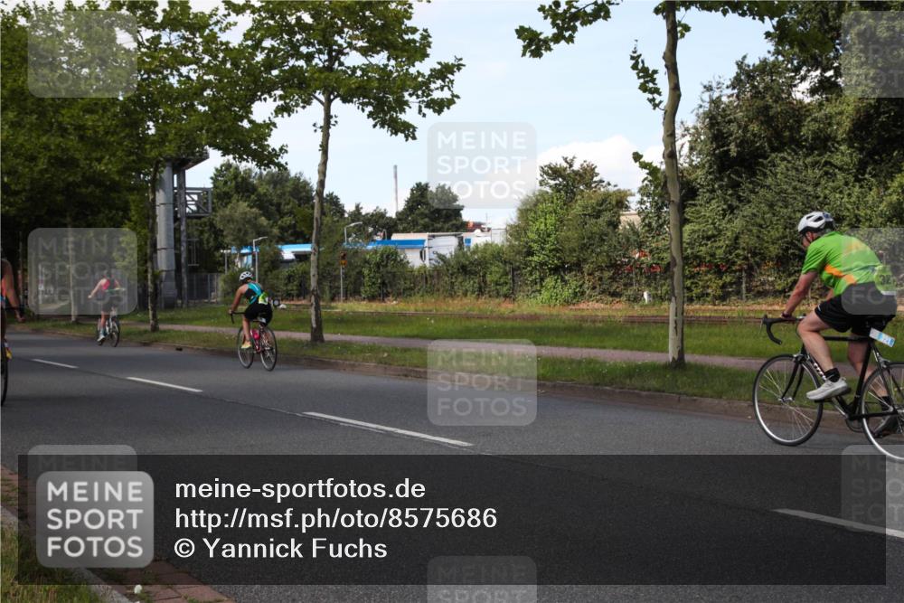 10.08.2025 - GEWOBA Citytriathlon Bremen Yannick Fuchs http://msf.ph/oto/8575686 10.08.2025 14:28:00 Radfahren 70, 159, 194, 293, 322 meine-sportfotos.de