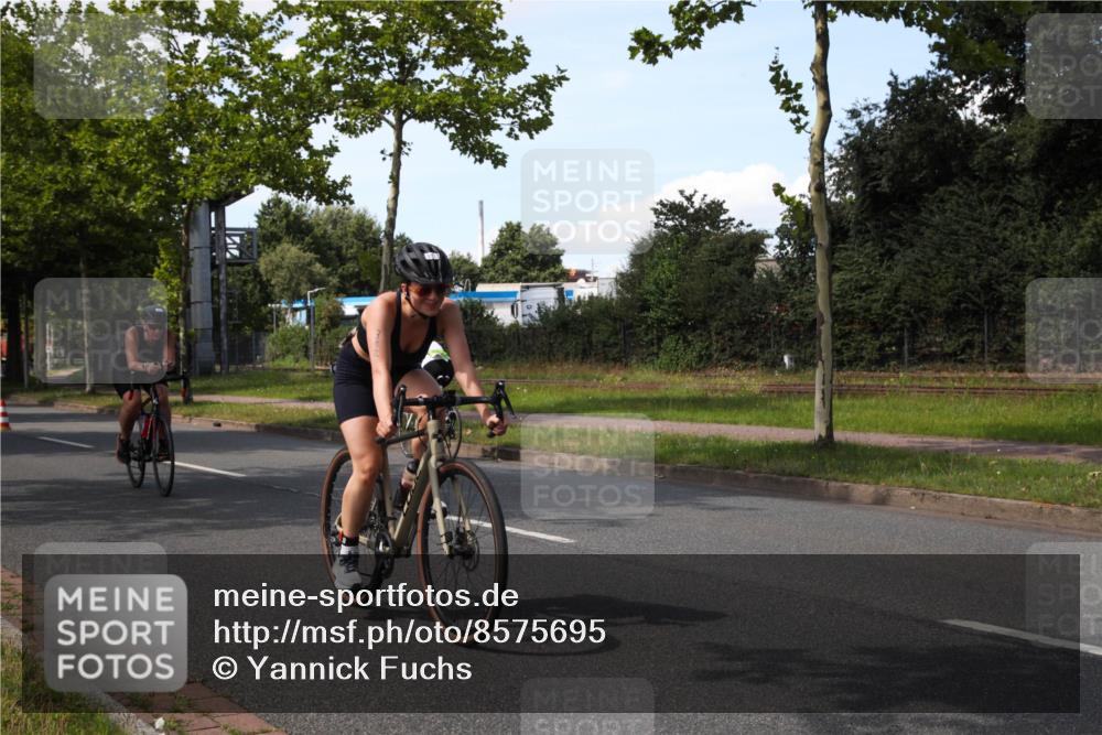 10.08.2025 - GEWOBA Citytriathlon Bremen Yannick Fuchs http://msf.ph/oto/8575695 10.08.2025 14:28:19 Radfahren 70, 382, 401, 448 meine-sportfotos.de