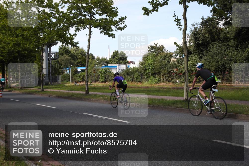 10.08.2025 - GEWOBA Citytriathlon Bremen Yannick Fuchs http://msf.ph/oto/8575704 10.08.2025 14:28:27 Radfahren 237, 367, 382, 401, 448 meine-sportfotos.de