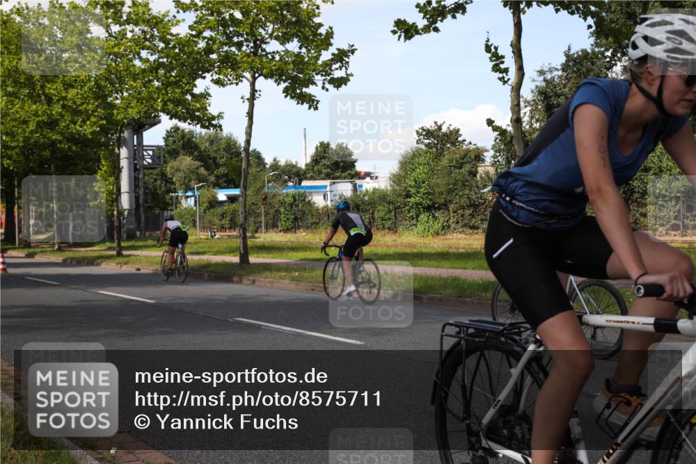 10.08.2025 - GEWOBA Citytriathlon Bremen Yannick Fuchs http://msf.ph/oto/8575711 10.08.2025 14:28:34 Radfahren 171, 237, 367, 401, 467, 483 meine-sportfotos.de