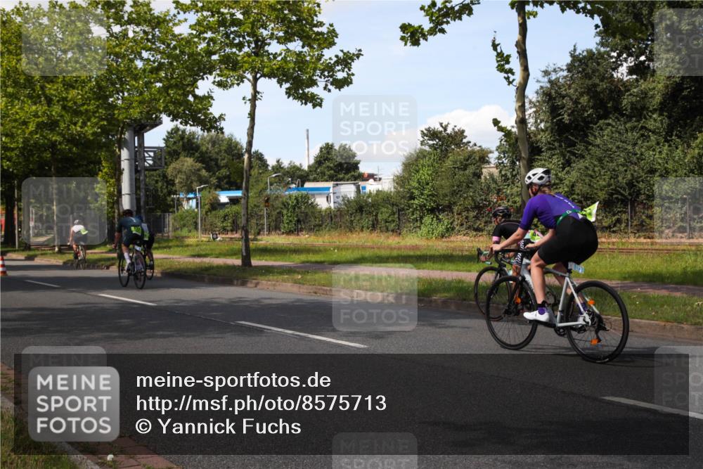 10.08.2025 - GEWOBA Citytriathlon Bremen Yannick Fuchs http://msf.ph/oto/8575713 10.08.2025 14:28:35 Radfahren 171, 237, 367, 401, 467, 483 meine-sportfotos.de