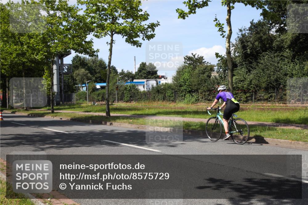 10.08.2025 - GEWOBA Citytriathlon Bremen Yannick Fuchs http://msf.ph/oto/8575729 10.08.2025 14:28:49 Radfahren 168, 171, 193, 237, 350, 403, 467, 483 meine-sportfotos.de
