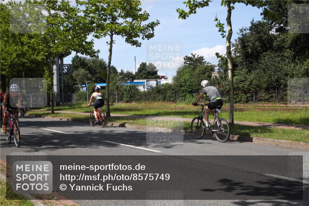 10.08.2025 - GEWOBA Citytriathlon Bremen Yannick Fuchs http://msf.ph/oto/8575749 10.08.2025 14:28:59 Radfahren 168, 172, 193, 321, 350, 403 meine-sportfotos.de