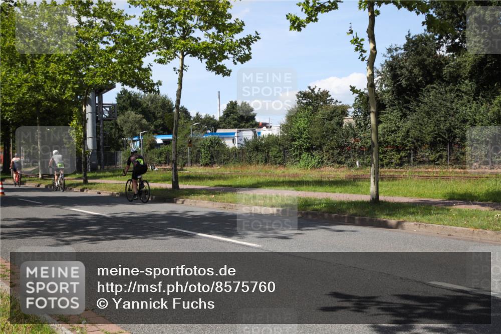 10.08.2025 - GEWOBA Citytriathlon Bremen Yannick Fuchs http://msf.ph/oto/8575760 10.08.2025 14:29:02 Radfahren 168, 172, 193, 321, 403 meine-sportfotos.de