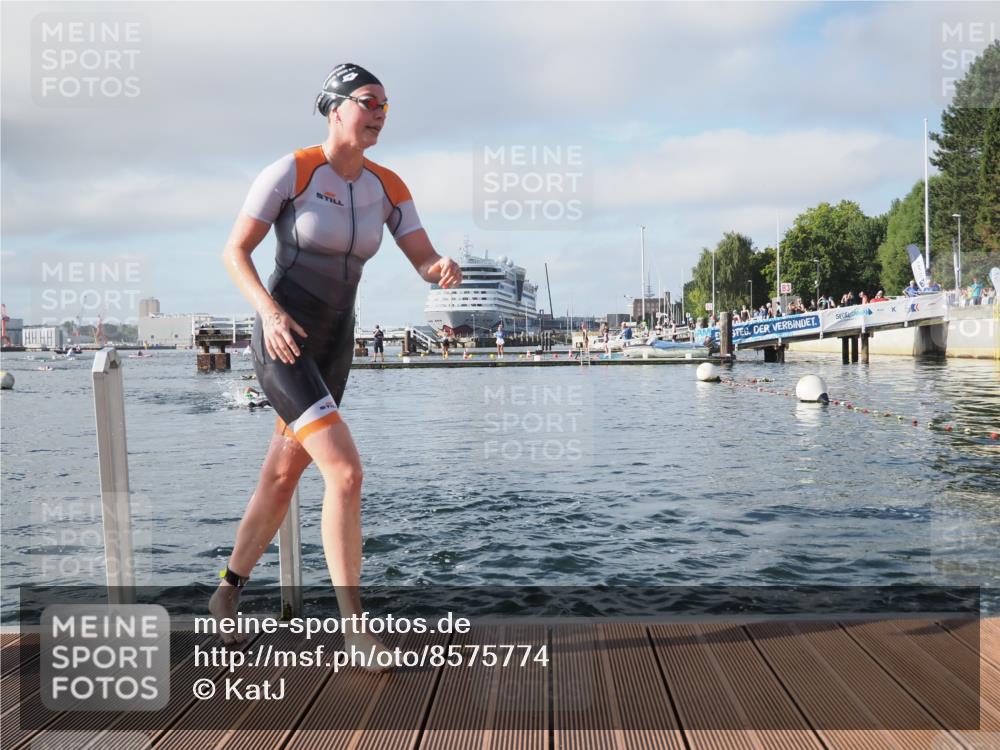 17.08.2025 - KN Förde Triathlon 2025 KatJ http://msf.ph/oto/8575774 17.08.2025 09:07:39 Schwimmen 103, 104, 103, 104 meine-sportfotos.de