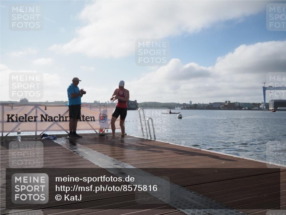 17.08.2025 - KN Förde Triathlon 2025 KatJ http://msf.ph/oto/8575816 17.08.2025 09:08:50 Schwimmen 101, 107, 101, 107 meine-sportfotos.de