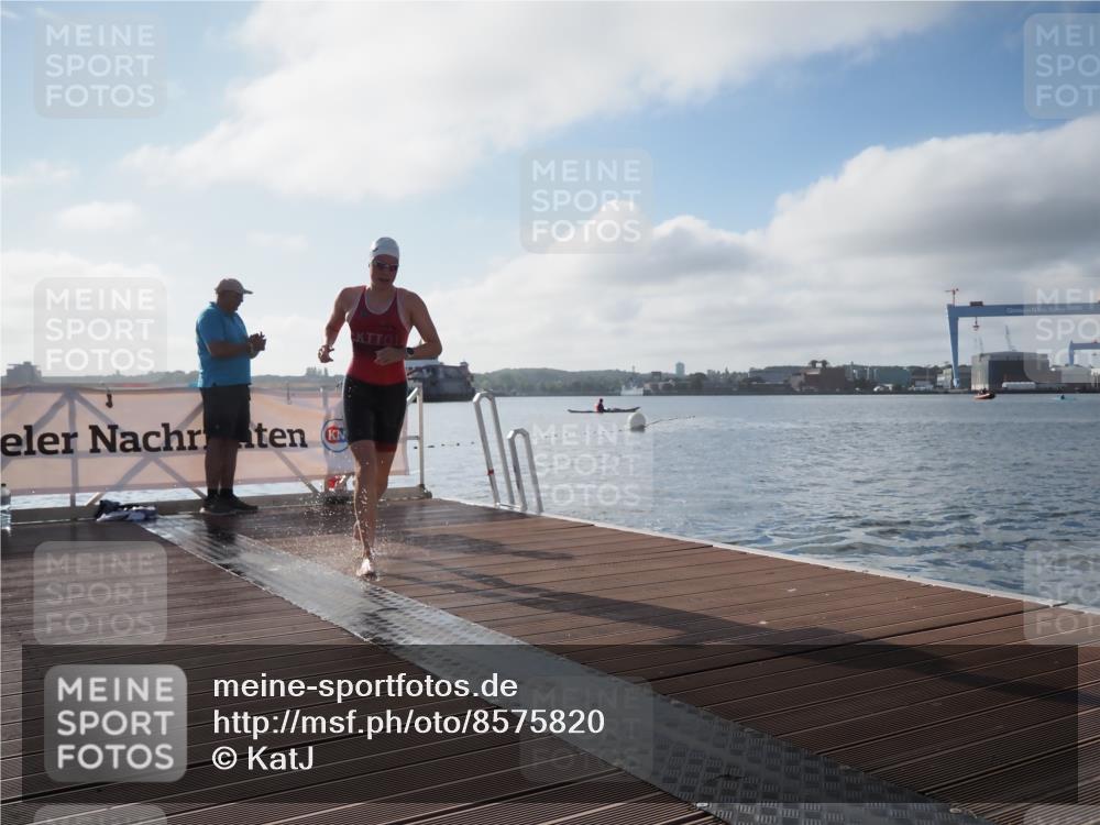 17.08.2025 - KN Förde Triathlon 2025 KatJ http://msf.ph/oto/8575820 17.08.2025 09:08:51 Schwimmen 101, 107, 101, 107 meine-sportfotos.de
