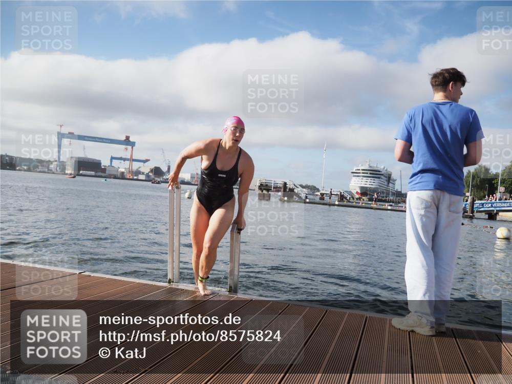 17.08.2025 - KN Förde Triathlon 2025 KatJ http://msf.ph/oto/8575824 17.08.2025 09:08:53 Schwimmen 101, 107, 101, 107 meine-sportfotos.de