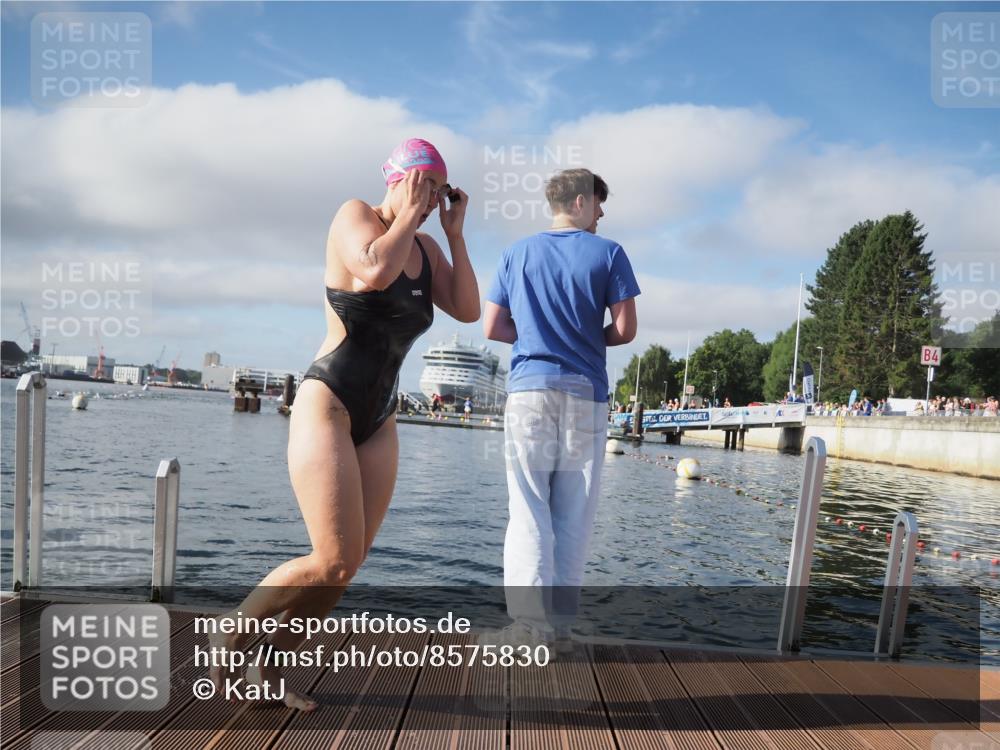 17.08.2025 - KN Förde Triathlon 2025 KatJ http://msf.ph/oto/8575830 17.08.2025 09:08:54 Schwimmen 101, 107, 101, 107 meine-sportfotos.de