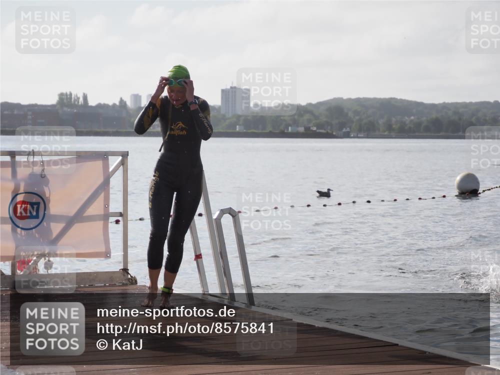17.08.2025 - KN Förde Triathlon 2025 KatJ http://msf.ph/oto/8575841 17.08.2025 09:09:50 Schwimmen 108, 110, 108 meine-sportfotos.de