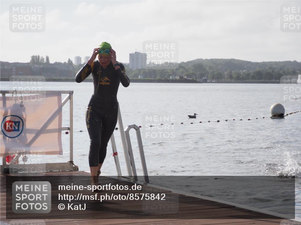 17.08.2025 - KN Förde Triathlon 2025 KatJ http://msf.ph/oto/8575842 17.08.2025 09:09:50 Schwimmen 108, 110, 108 meine-sportfotos.de