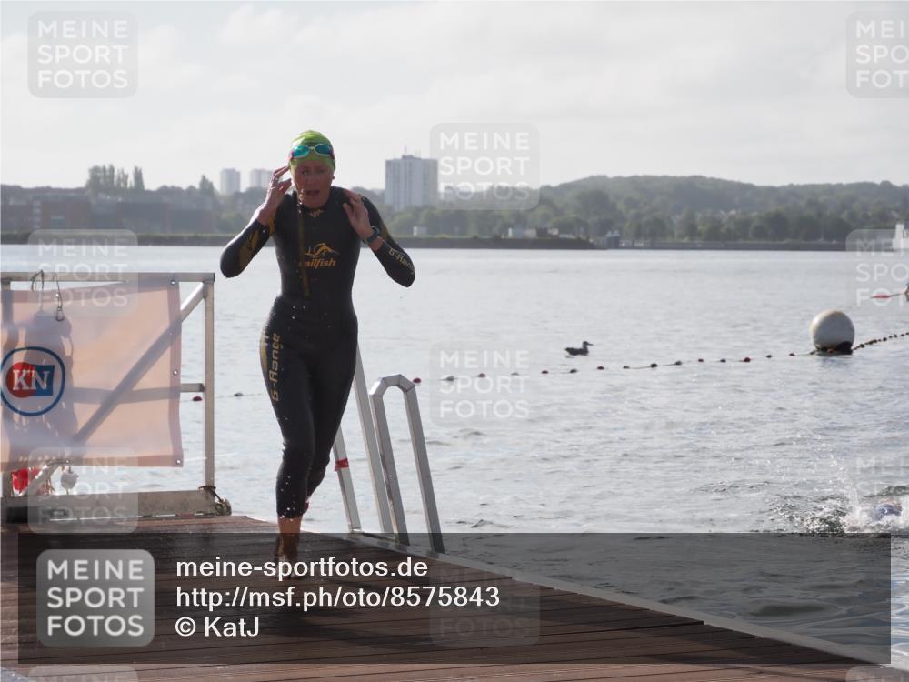 17.08.2025 - KN Förde Triathlon 2025 KatJ http://msf.ph/oto/8575843 17.08.2025 09:09:50 Schwimmen 108, 110, 108 meine-sportfotos.de