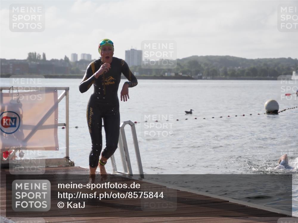 17.08.2025 - KN Förde Triathlon 2025 KatJ http://msf.ph/oto/8575844 17.08.2025 09:09:50 Schwimmen 108, 110, 108 meine-sportfotos.de