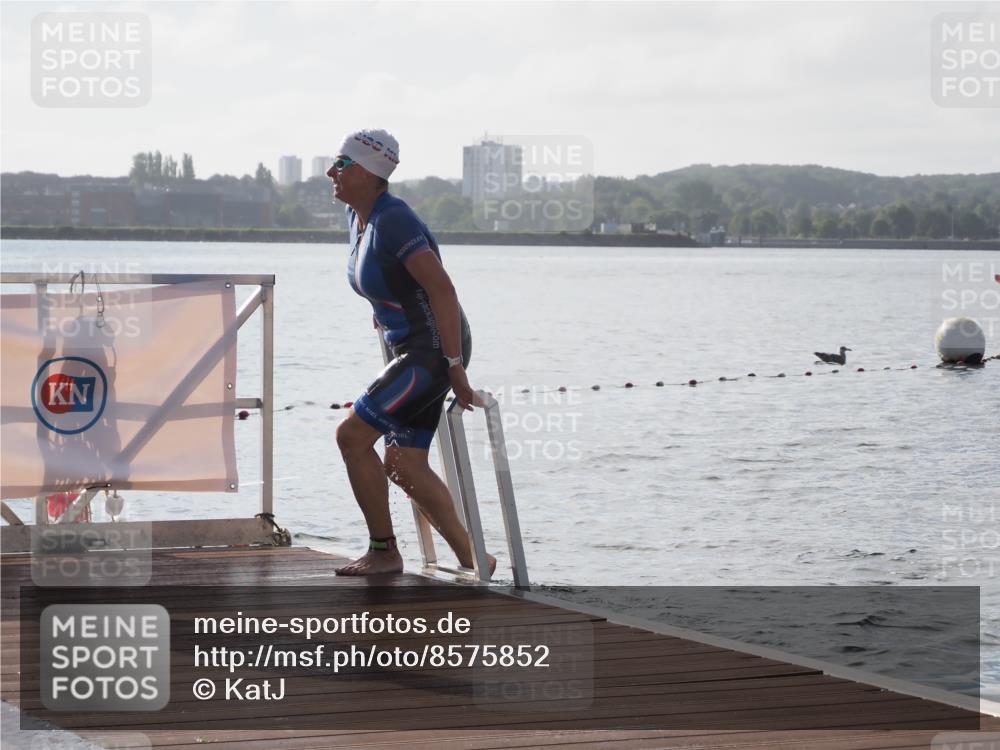 17.08.2025 - KN Förde Triathlon 2025 KatJ http://msf.ph/oto/8575852 17.08.2025 09:09:57 Schwimmen 102, 108, 110, 108, 110 meine-sportfotos.de