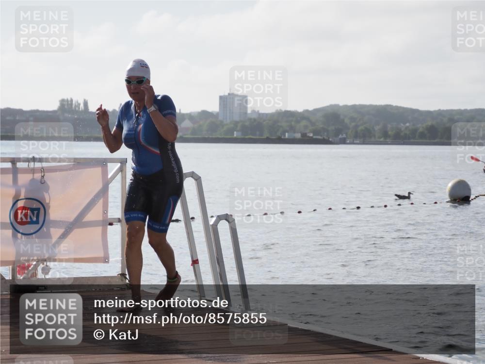17.08.2025 - KN Förde Triathlon 2025 KatJ http://msf.ph/oto/8575855 17.08.2025 09:09:58 Schwimmen 102, 108, 110, 108, 110 meine-sportfotos.de