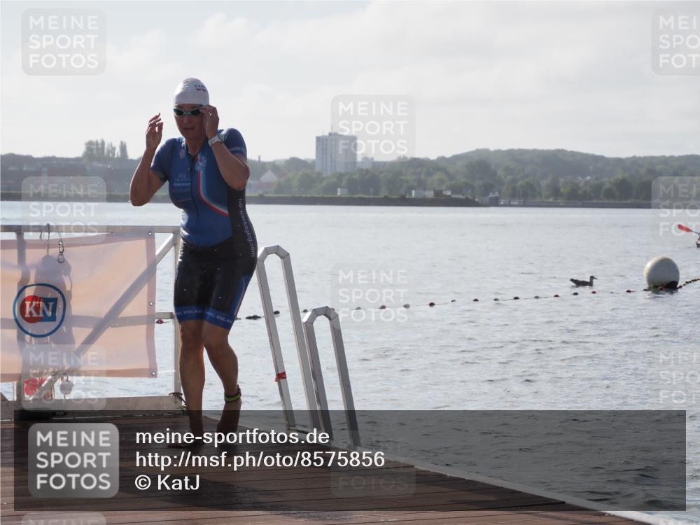 17.08.2025 - KN Förde Triathlon 2025 KatJ http://msf.ph/oto/8575856 17.08.2025 09:09:58 Schwimmen 102, 108, 110, 108, 110 meine-sportfotos.de