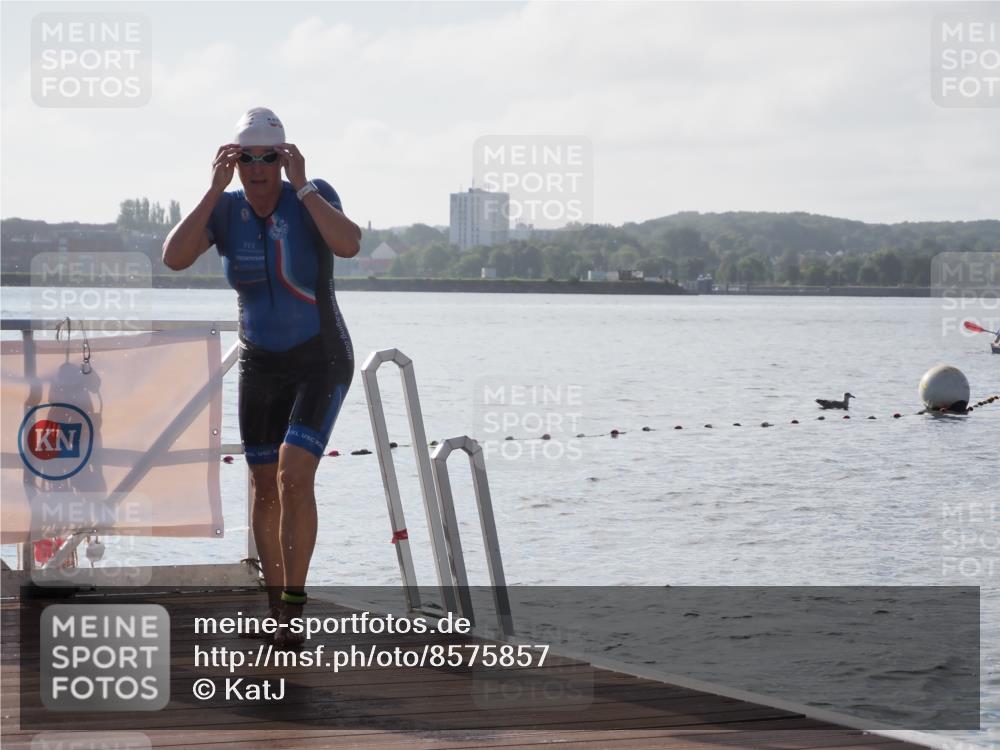 17.08.2025 - KN Förde Triathlon 2025 KatJ http://msf.ph/oto/8575857 17.08.2025 09:09:58 Schwimmen 102, 108, 110, 108, 110 meine-sportfotos.de