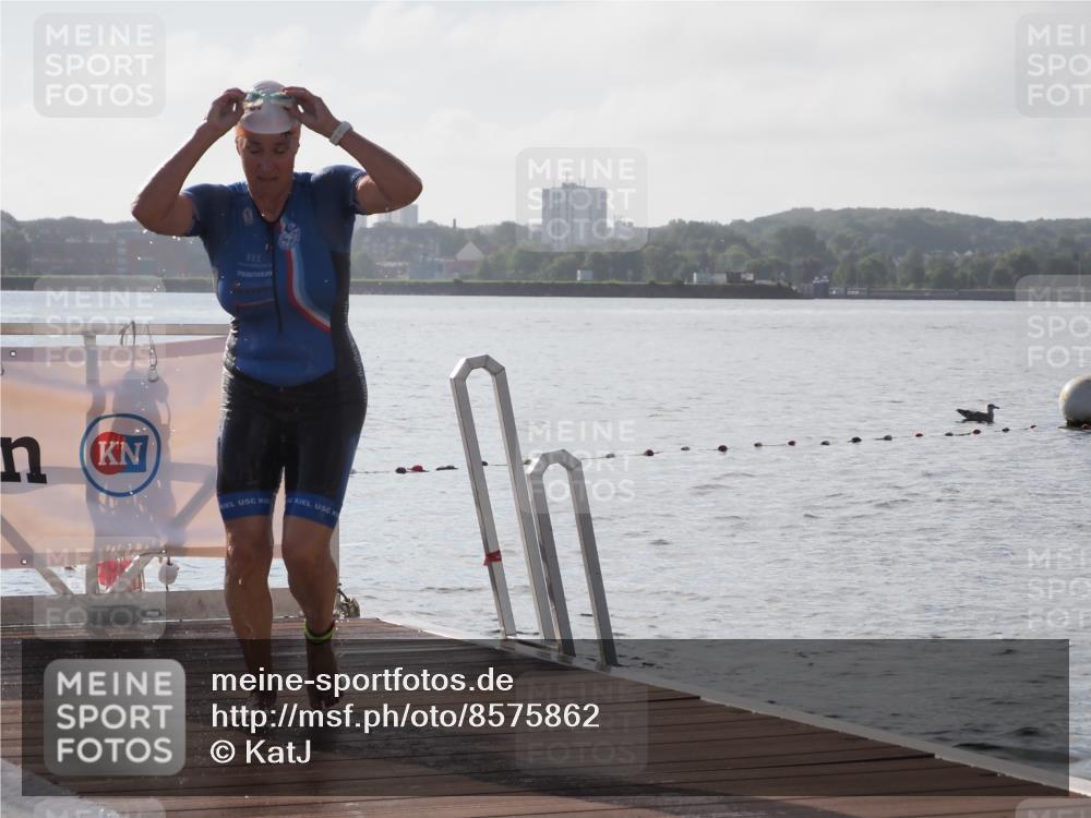 17.08.2025 - KN Förde Triathlon 2025 KatJ http://msf.ph/oto/8575862 17.08.2025 09:09:59 Schwimmen 102, 108, 110, 102, 108, 110 meine-sportfotos.de