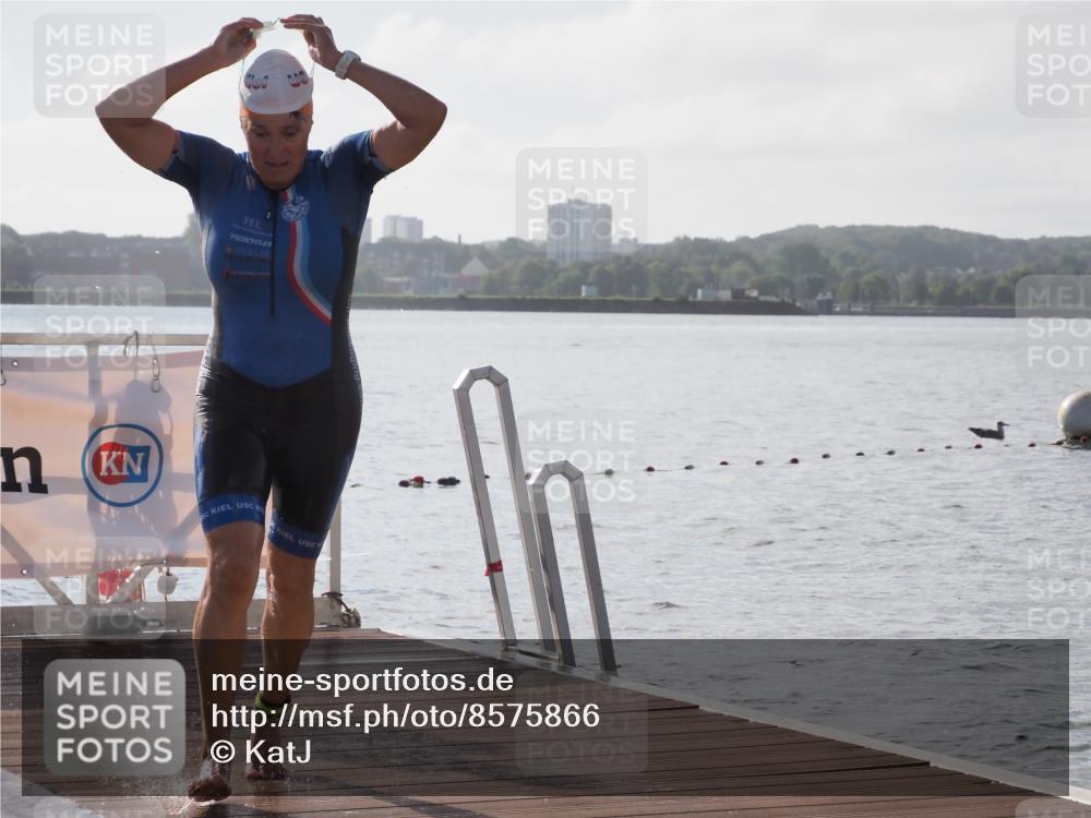 17.08.2025 - KN Förde Triathlon 2025 KatJ http://msf.ph/oto/8575866 17.08.2025 09:09:59 Schwimmen 102, 108, 110, 102, 108, 110 meine-sportfotos.de