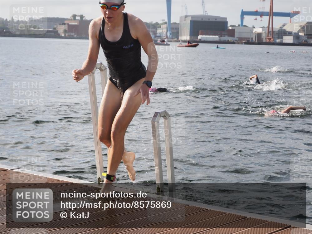 17.08.2025 - KN Förde Triathlon 2025 KatJ http://msf.ph/oto/8575869 17.08.2025 09:10:05 Schwimmen 102, 110, 120, 102, 110, 120 meine-sportfotos.de