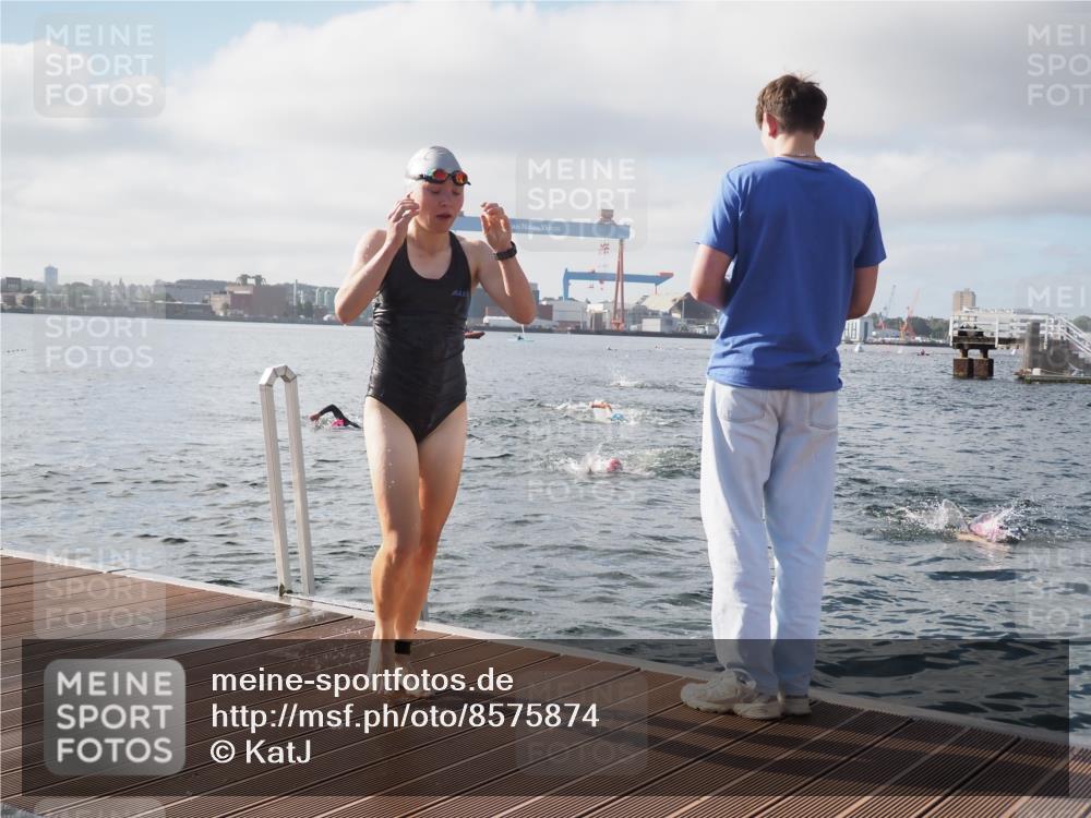 17.08.2025 - KN Förde Triathlon 2025 KatJ http://msf.ph/oto/8575874 17.08.2025 09:10:06 Schwimmen 102, 109, 110, 120, 102, 110, 120 meine-sportfotos.de